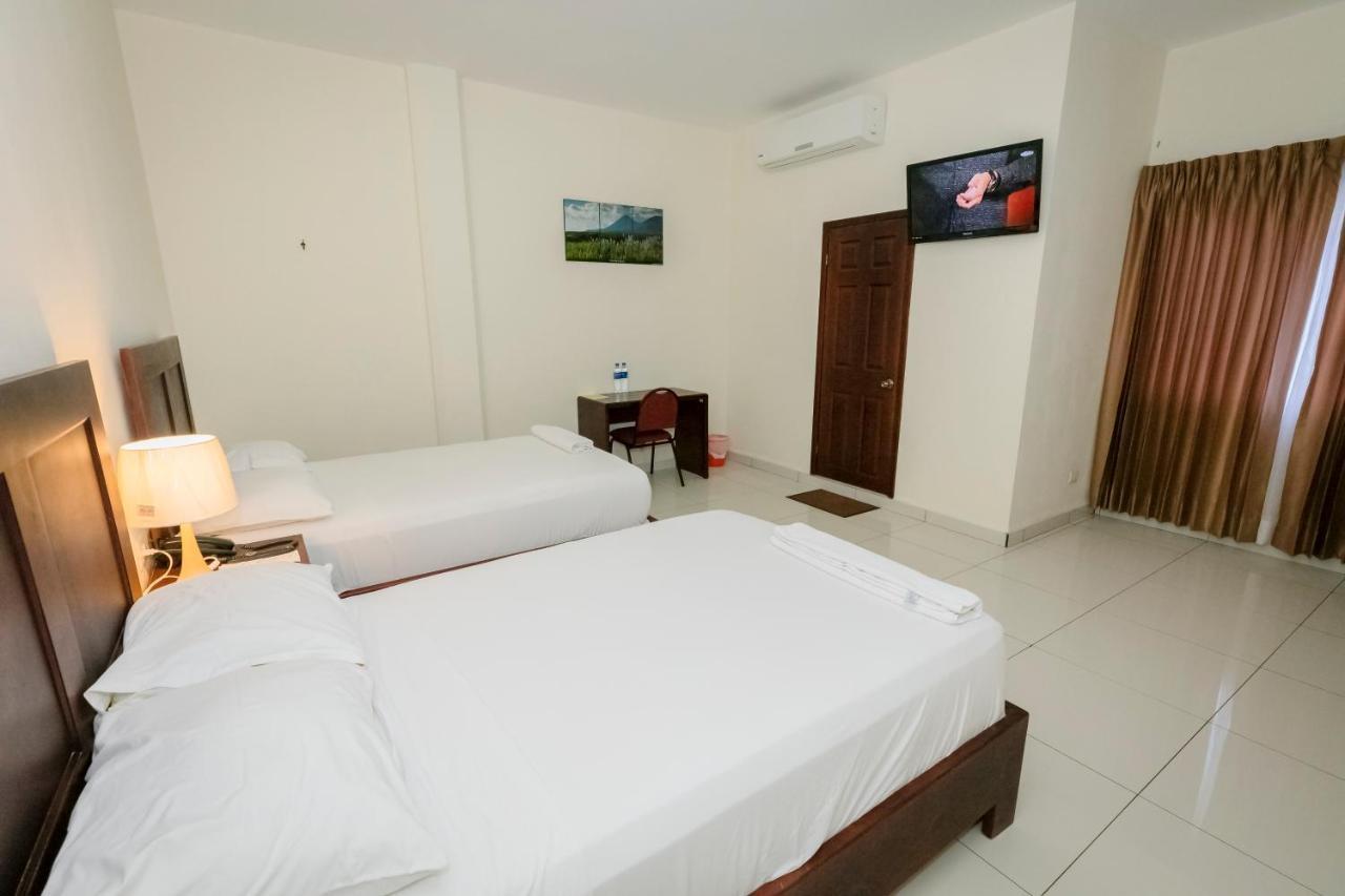 Hotel Mediterraneo Inn Santa Rosa de Lima Dış mekan fotoğraf