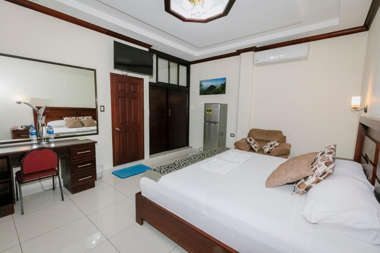 Hotel Mediterraneo Inn Santa Rosa de Lima Dış mekan fotoğraf