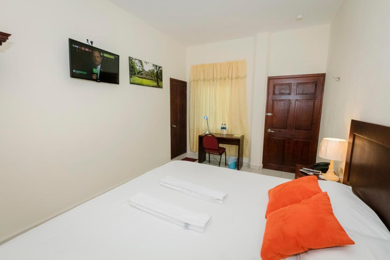 Hotel Mediterraneo Inn Santa Rosa de Lima Dış mekan fotoğraf