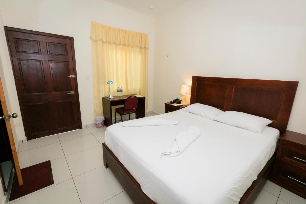 Hotel Mediterraneo Inn Santa Rosa de Lima Dış mekan fotoğraf