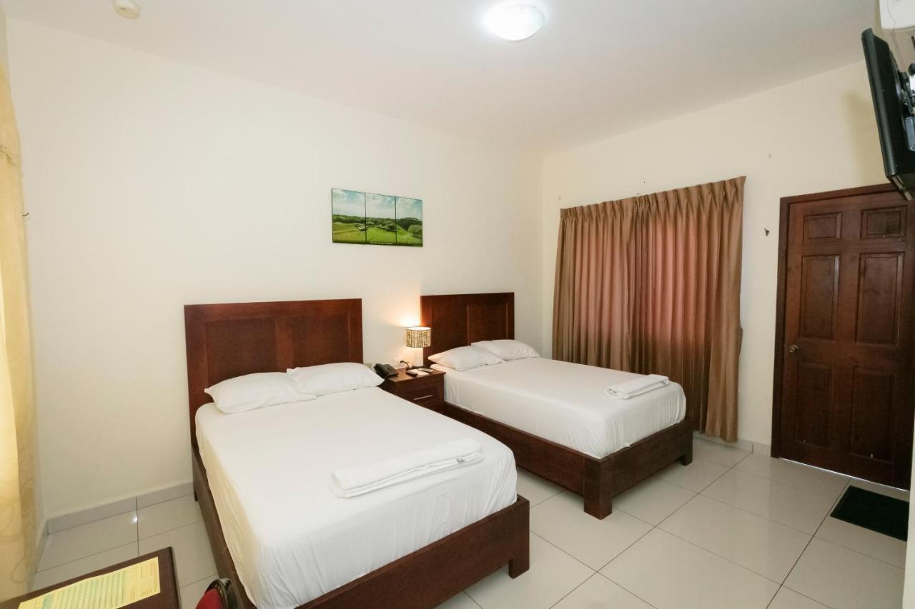 Hotel Mediterraneo Inn Santa Rosa de Lima Dış mekan fotoğraf